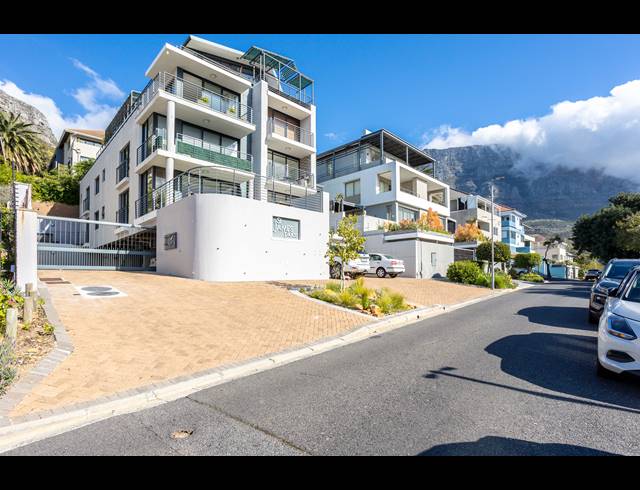 2 BEDROOM APARTMENT FOR SALE IN VREDEHOEK